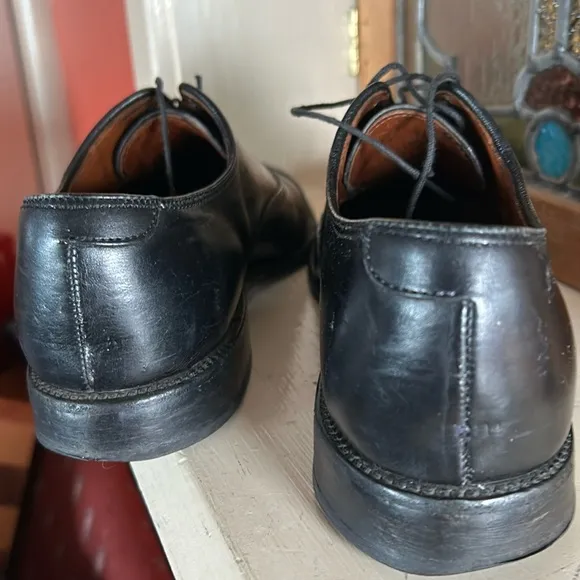 Allen Edmonds black Park Avenue leather oxfords. Size M 7.5