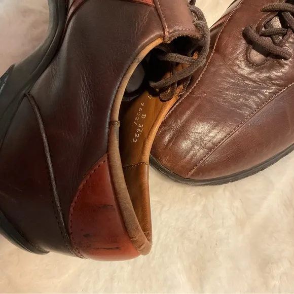 Allen Edmonds Brown Leather Oxfords Classic Design
