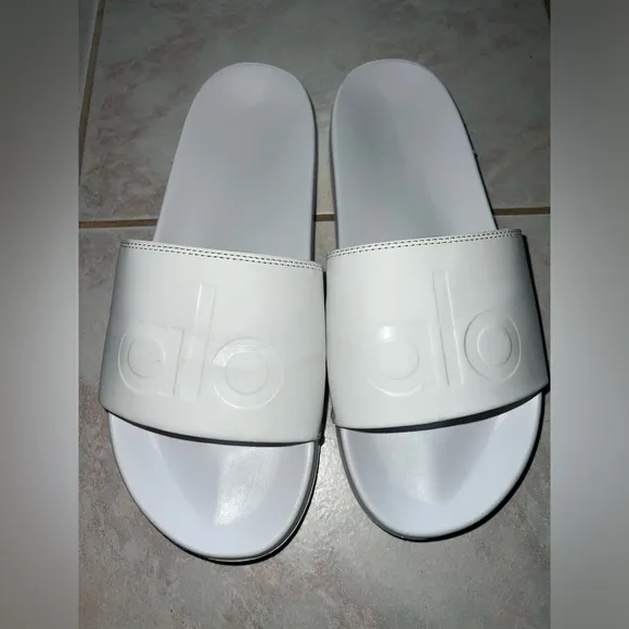 Alo unisex slides
