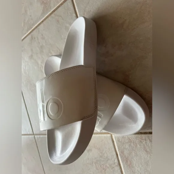 Alo unisex slides