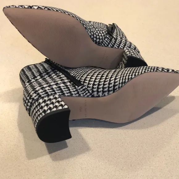 ANN TAYLOR BLOCK HEEL BOOTIE WITH HOUNDSTOOTH PATTERN BLK WHT SZ 6.5 NEW IN BOX