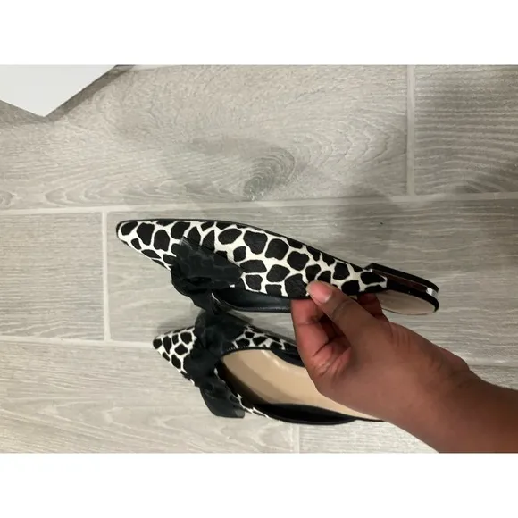 Ann Taylor Giraffe Print Haircalf Bow Slides