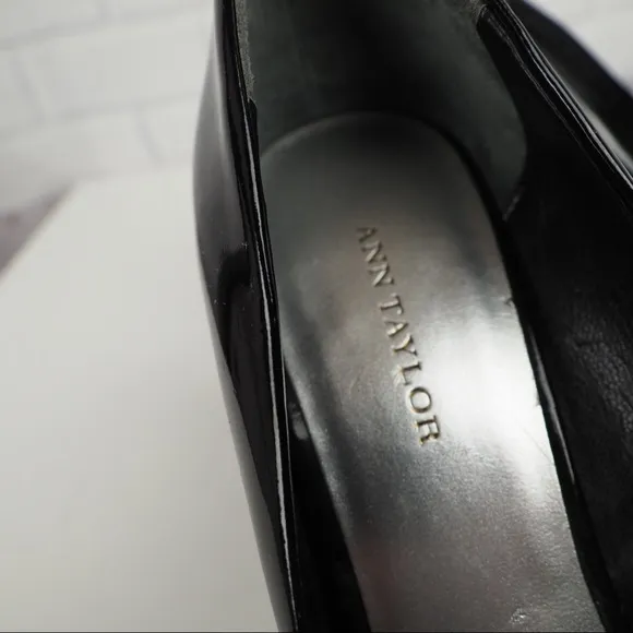 Ann Taylor sz 8 black patent peeptoe heels unique