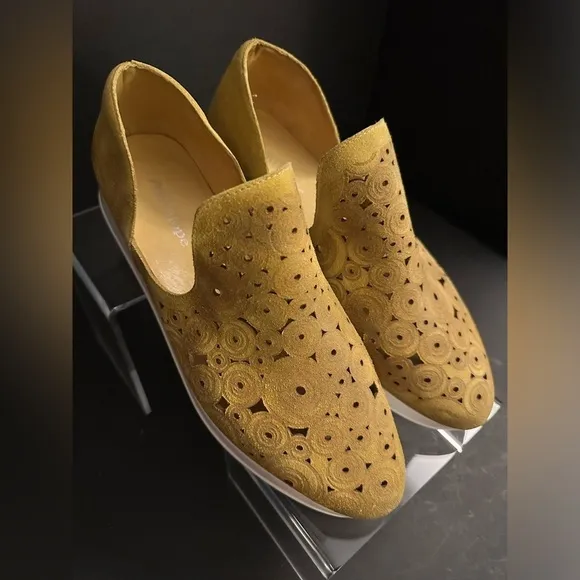 Antelope Sailor Slip Ons