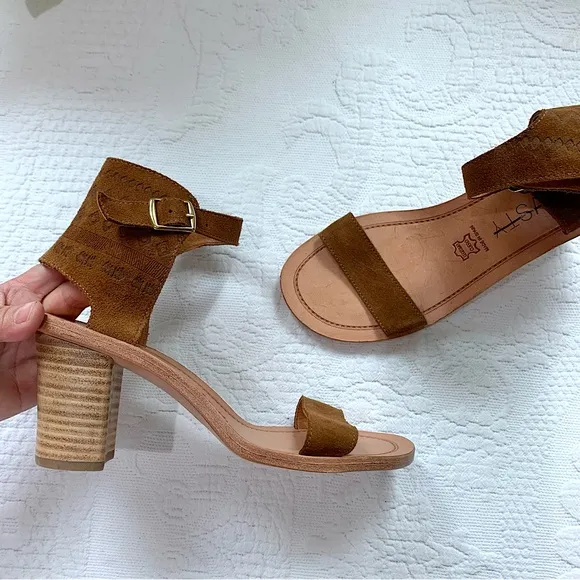 Anthropologie Howsty Celia Leather Heeled Sandal 37