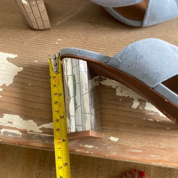 Anthropologie NWT Lola Cruz Blue Crossover Slides very chic and comfortable ❤️🙏
