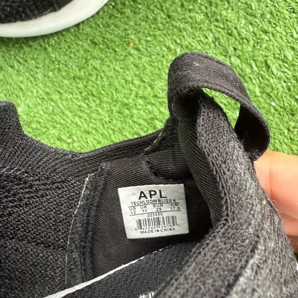 APL Black Sneakers - Kids US 12
