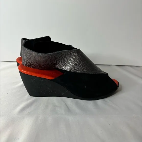 Arche leather gray and black wedge heels size 40