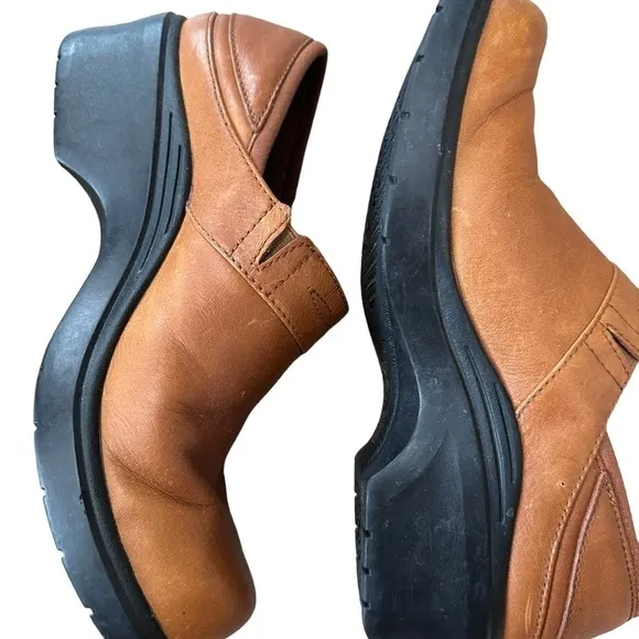 Ariat 93921 Brown Leather Santa Cruz Clogs Closed Heel Barn Slip On Shoes Sz 8B