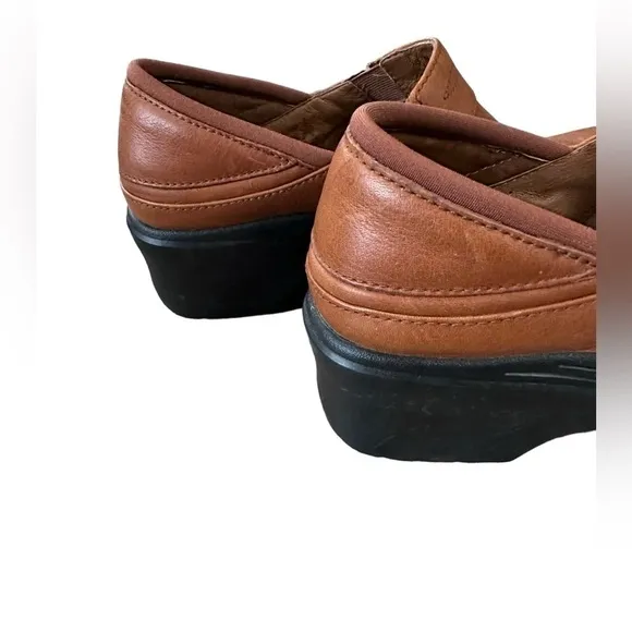 Ariat 93921 Brown Leather Santa Cruz Clogs Closed Heel Barn Slip On Shoes Sz 8B