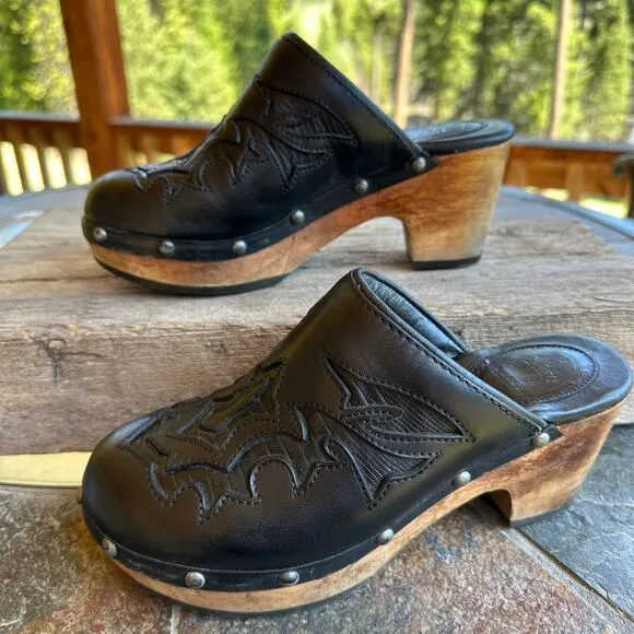 Ariat Black Leather Mules Womens 6.5B Wood Block Heel Clogs Western Embossed