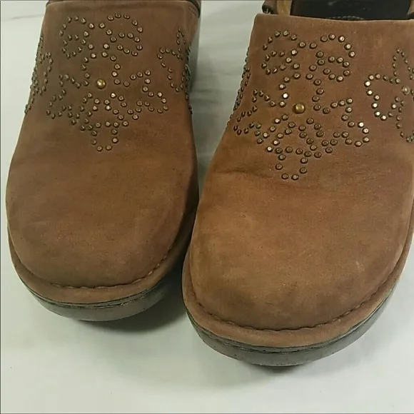 ARIAT Tan/Brown Suede Clogs Size 9B