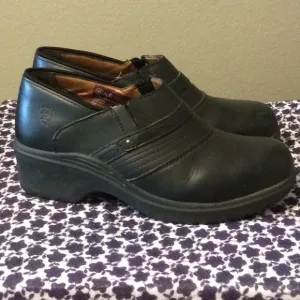 Ariat Women’s work composite toe 9C leather clogs