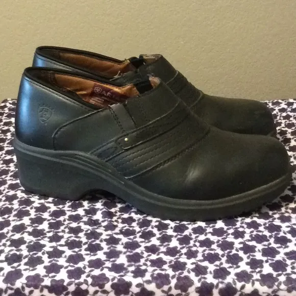 Ariat Women’s work composite toe 9C leather clogs