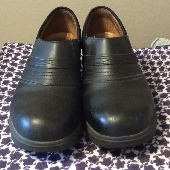 Ariat Women’s work composite toe 9C leather clogs