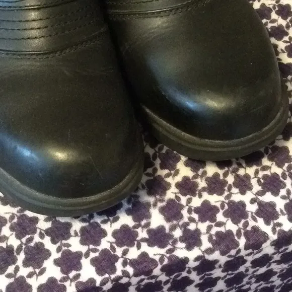 Ariat Women’s work composite toe 9C leather clogs