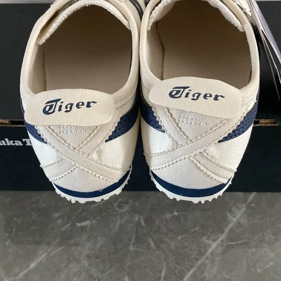 Asics Onitsuka Tiger Mexico 66 Slip-on Canvas Sneakers