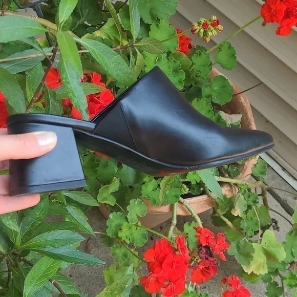 ASKA Italian black genuine leather chunky block heels mules vintage clogs