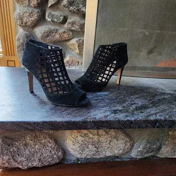 Audrey Brooke “Marseille” Black Suede Open Toe Gladiator Heels Bootie Size 8.5M