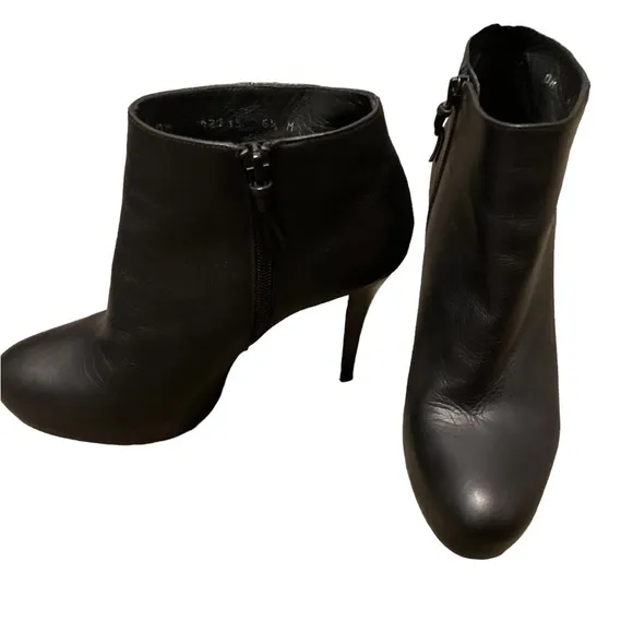 Authentic Stuart Weitzman Heels