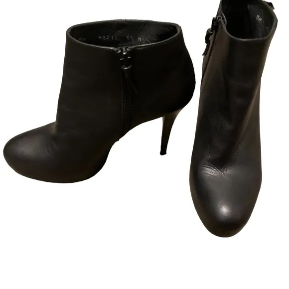 Authentic Stuart Weitzman Heels