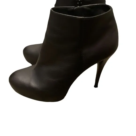 Authentic Stuart Weitzman Heels