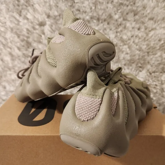 AUTHENTIC YEEZY 450 Stone Flax Size US 7M or US 8W