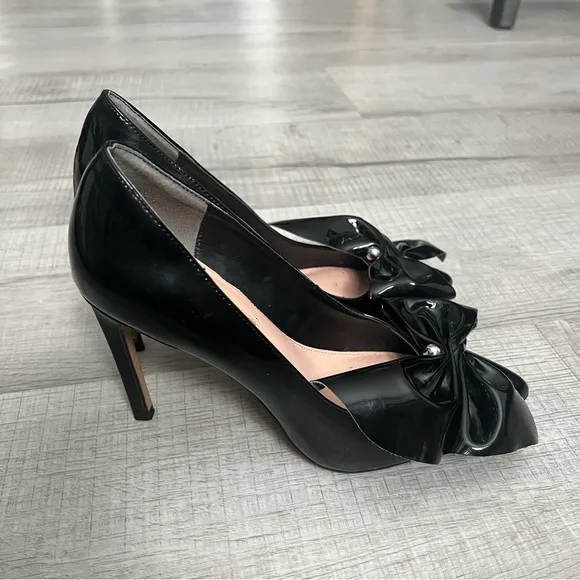 AVEC LES FILLES Charlotte Bow Patent Pumps Size 7