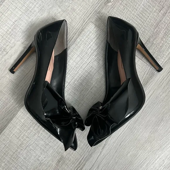 AVEC LES FILLES Charlotte Bow Patent Pumps Size 7