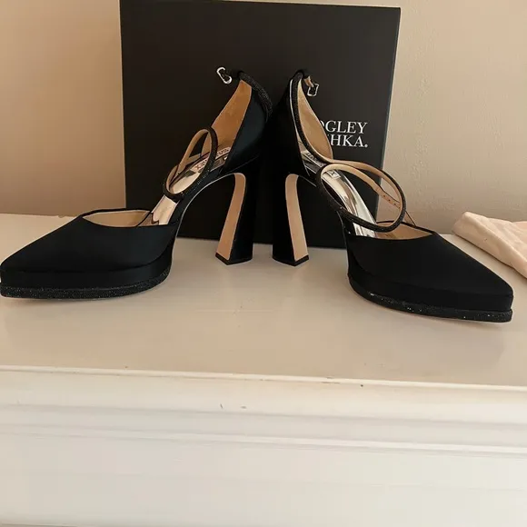 Badgley Mischka Black Heels with Chunky Block Heel