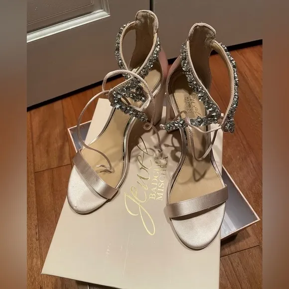 Badgley Mischka blush Block heels size 8.5