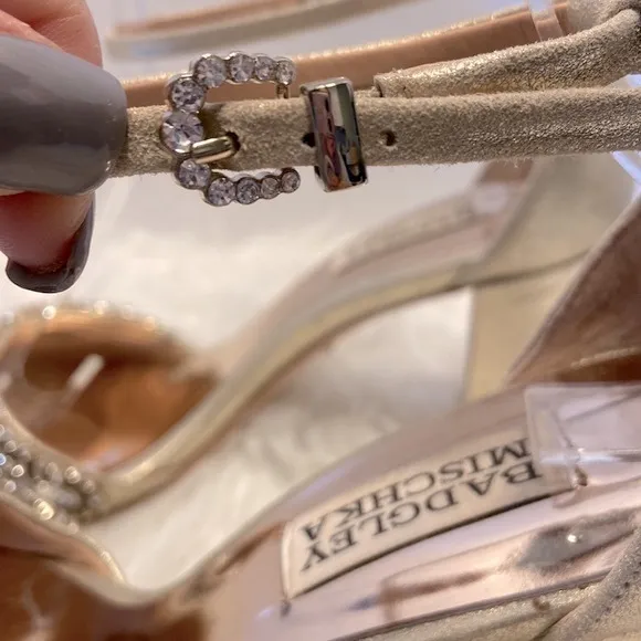 Badgley Mischka Hines Gold Ankle Strap Block Heels Size 6 1/2