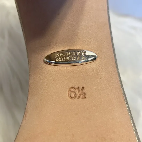 Badgley Mischka Hines Gold Ankle Strap Block Heels Size 6 1/2