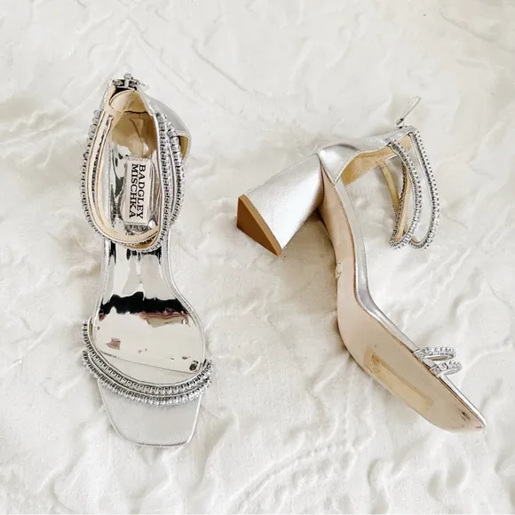 Badgley Mischka Lillie Crystal DualStrapped Block Heels Size 8.5 New