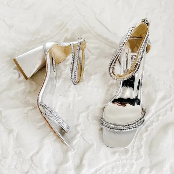 Badgley Mischka Lillie Crystal DualStrapped Block Heels Size 8.5 New