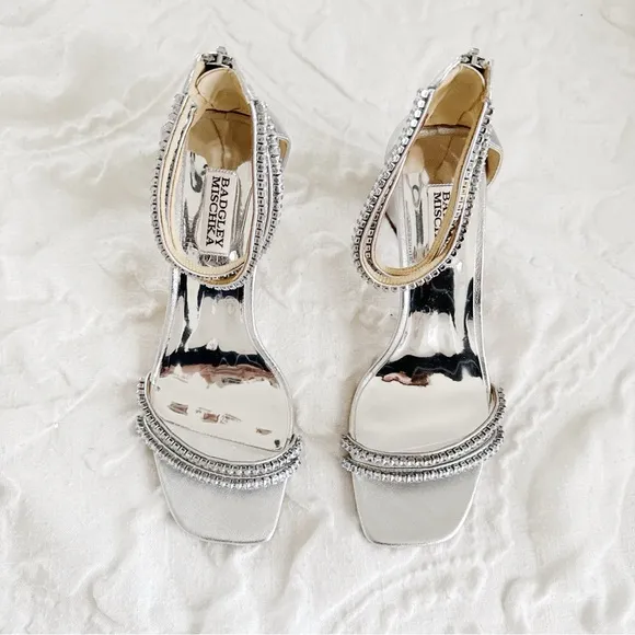 Badgley Mischka Lillie Crystal DualStrapped Block Heels Size 8.5 New
