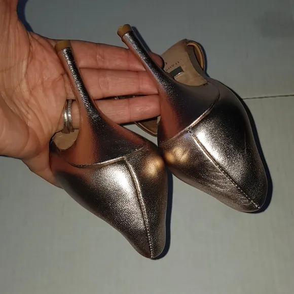 Badgley mischka open toe metallic heels