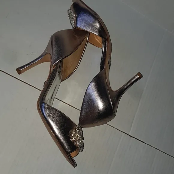 Badgley mischka open toe metallic heels