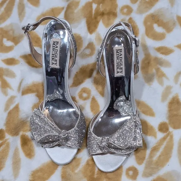 Badgley Mischka Silver Heels with High Thin Heel and Open-Toe Design