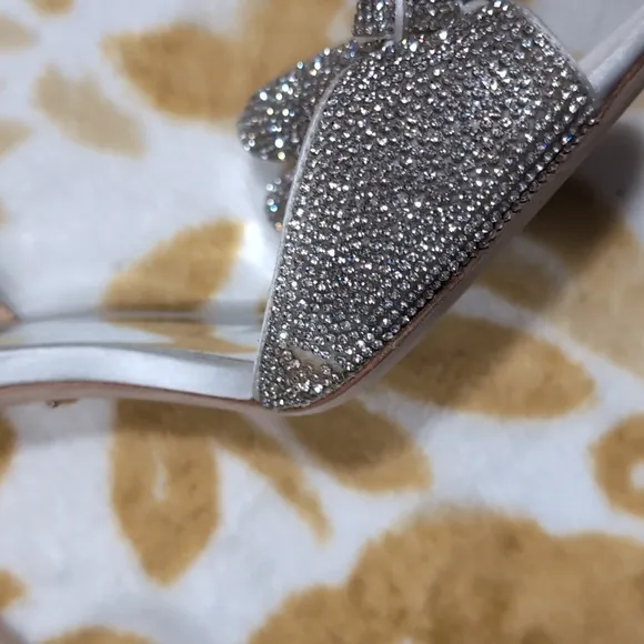 Badgley Mischka Silver Heels with High Thin Heel and Open-Toe Design