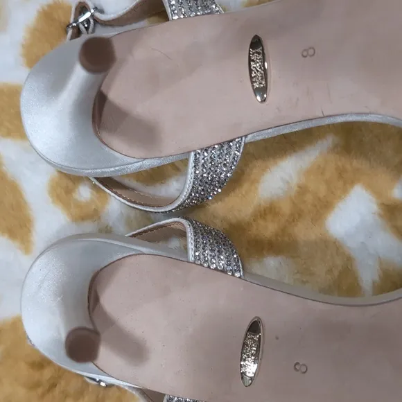 Badgley Mischka Silver Heels with High Thin Heel and Open-Toe Design