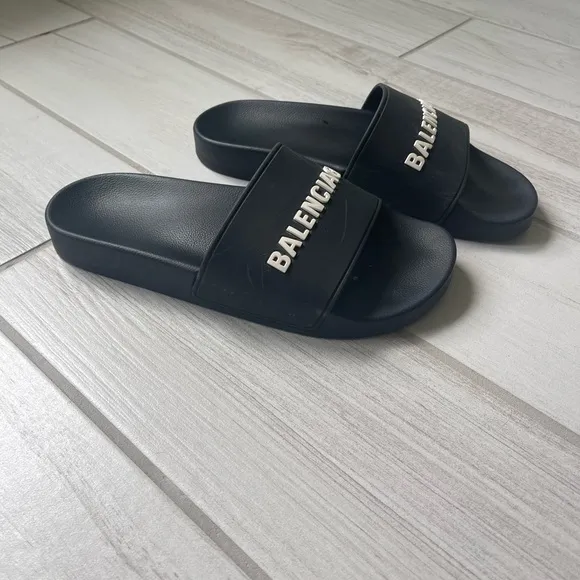 Balenciaga Piscine Logo Embossed Black Rubber Slides - 9