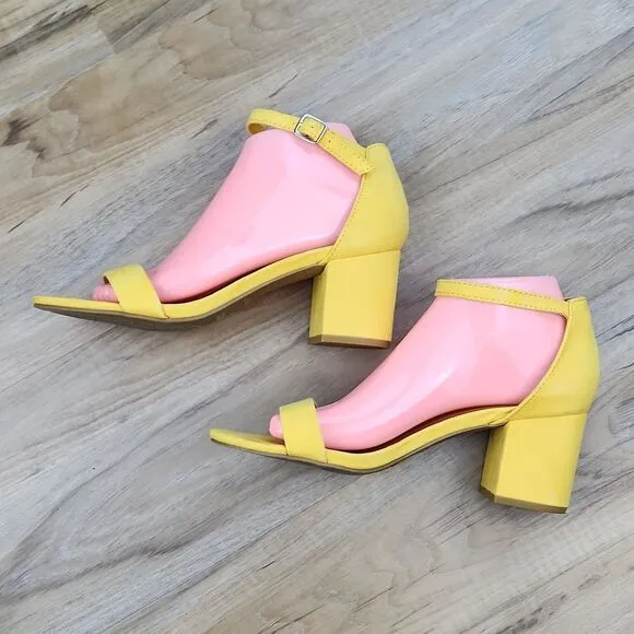 🩵Bamboo Yellow Suede Chunky Block Heels Size 8
