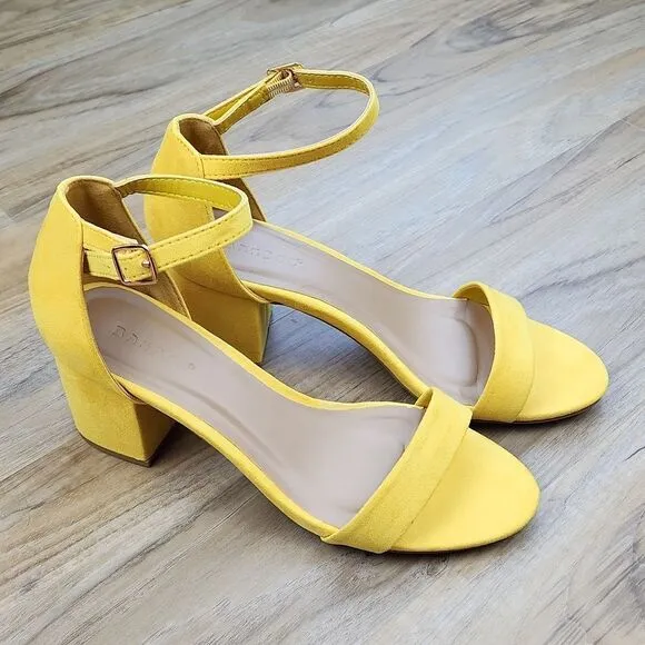 🩵Bamboo Yellow Suede Chunky Block Heels Size 8