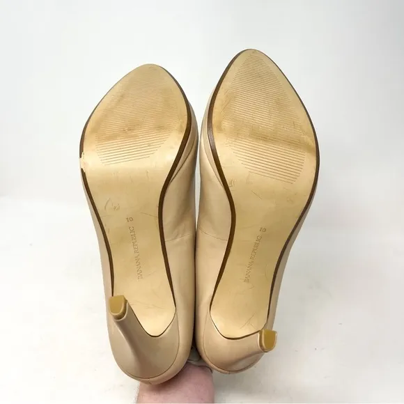 Banana Republic Nude Kelsey Pumps Closed Toe Genuine Leather Neutral Size 10