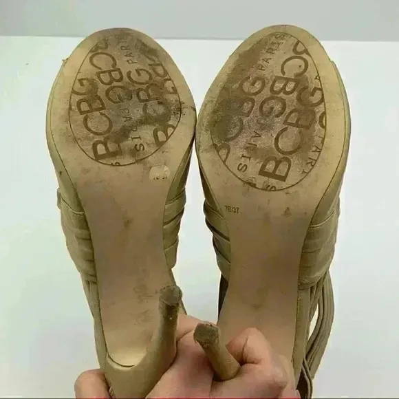 Bcbg Paris Womens caged open toe heels size 7 37 cream leather strappy party