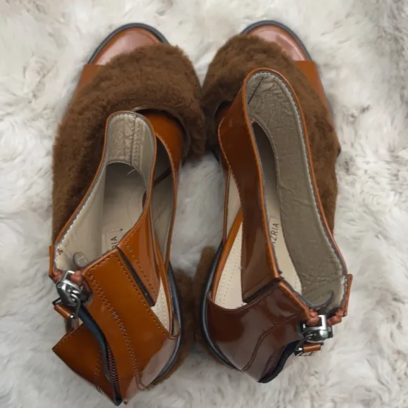 BCBGMAXAZARIA Faux Fur Heels Size 9