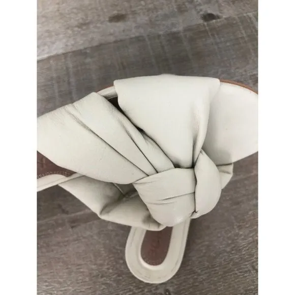 BCBGMAXAZRIA Women's Tinsley Knotted beige Leather Slides size 5