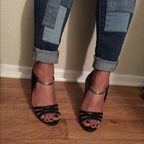BCBGMAXAZRIA