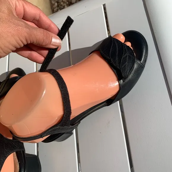 BeautiFeel black leather sandals size 5.5 ( European 36)